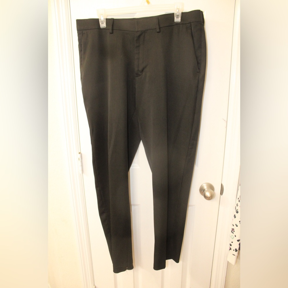 Haggar Men's 38” waist Black Slim Fit Flex Series Dress Pant 30” inseam